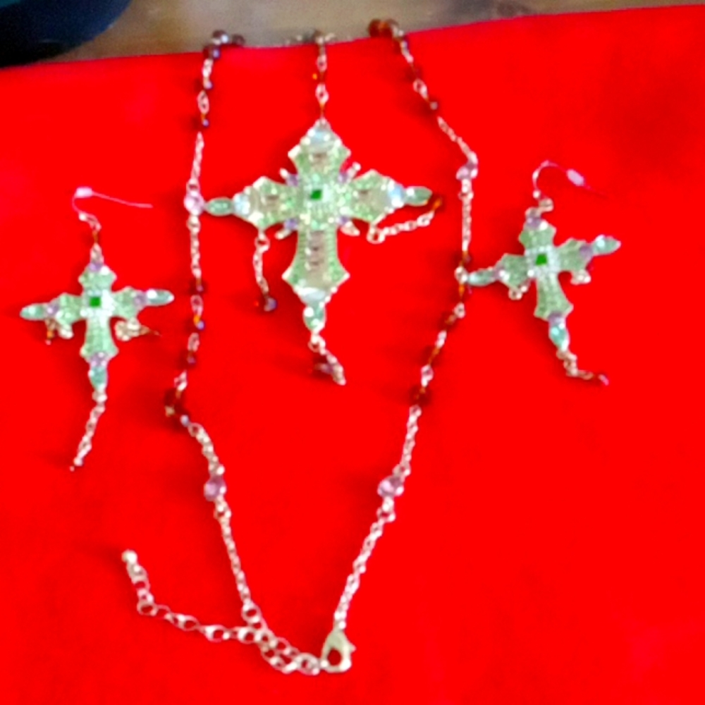 Neckless and earrings